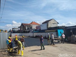 Dua Jalan Ambles di Tabanan, Perbaikan di Tista dan Bajera Berlangsung Terpisah