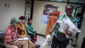FOTO: Penyaluran Perdana Bantuan Pangan di Jakarta