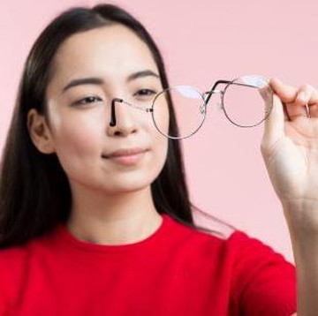 Penyebab Pandangan Mata Buram, Ternyata Nggak Selalu karena Minus