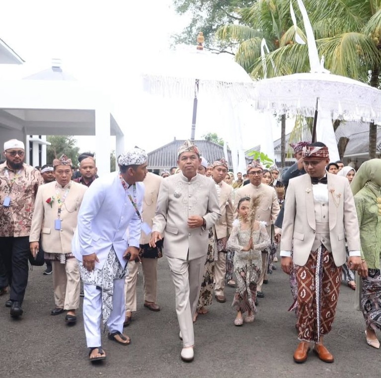 Pernikahan Maula Akbar dan Putri Karlina Pernikahan Maula Akbar dan Putri Karlina
