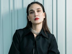 Rahasia Rambut Sehat Luna Maya