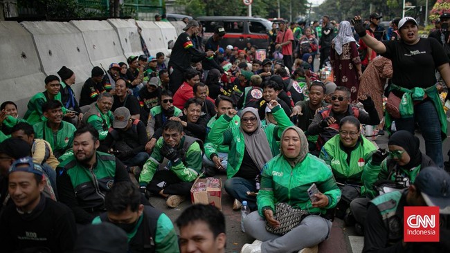 Menaker telah menerbitkan surat edaran tentang pemberian Bonus Hari Raya Keagamaan 2026 bagi pengemudi dan kurir pada layanan angkutan berbasis aplikasi.