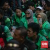 Massa Ojol Mulai Berdatangan, Polisi Tutup Jalan Medan Merdeka Selatan