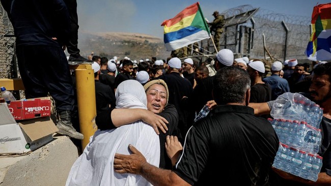 Gencatan di Sweida Suriah, 940 Tewas saat Perang Suku & Bom Israel Nyaris seribu orang di Provinsi Sweida, Suriah Selatan, tewas imbas perang suku Druze dengan Badui Arab dan diperparah dengan serangan keji militer Israel.
