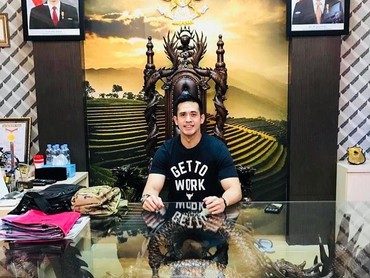 img-title Uang Rp1,3 M Disita KPK, Ini 7 Potret Hedon Aufar Hutapea Eks Olla Ramlan Naik Private Jet