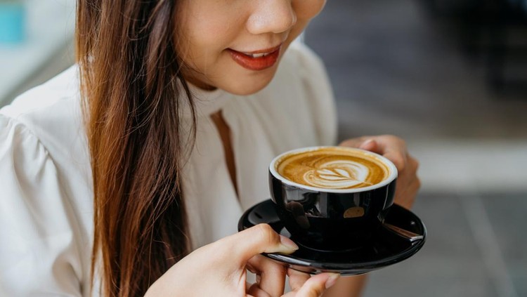 Benarkah Minum Kopi Sebelum Sarapan Picu Maag? Benarkah Minum Kopi Sebelum Sarapan Picu Maag?