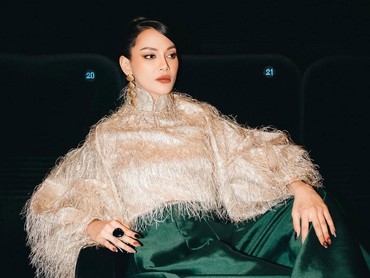 img-title Ngaku Hamil 9 Bulan di Luar Nikah, Ini 7 Potret Erika Carlina Diduga Berbadan Dua