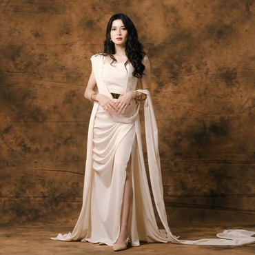 Dulu Ngaku Diselingkuhi, Ini 7 Potret Iris Wullur Kini Diduga Jadi Simpanan Petinggi Polisi