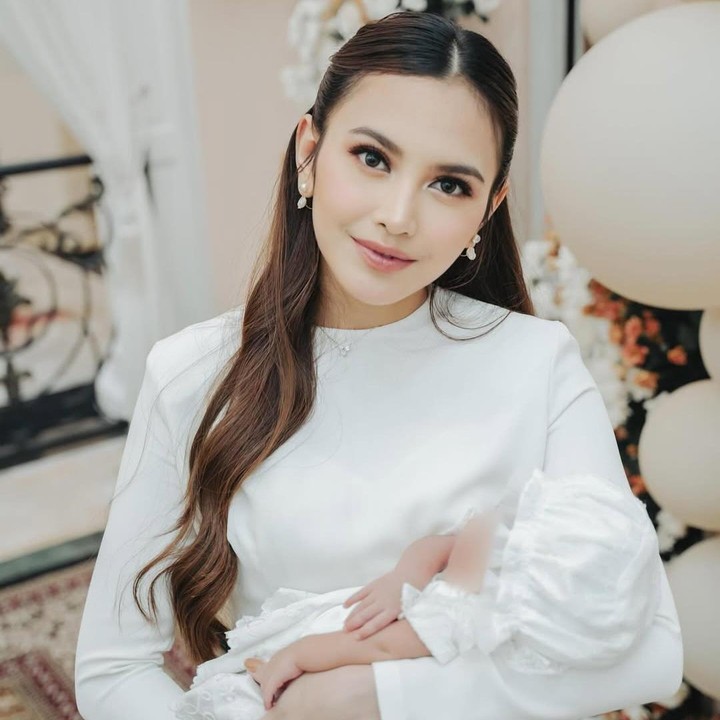 <p>Perlu diketahui, Mahalini dan Rizky Febian dikaruniai anak pertama Selina pada 15 Februari 2025. Kehadiran Selina menambah kebahagiaan pasangan yang menikah pada Mei 2024. (Foto: Instagram @rizkyfbian)</p>