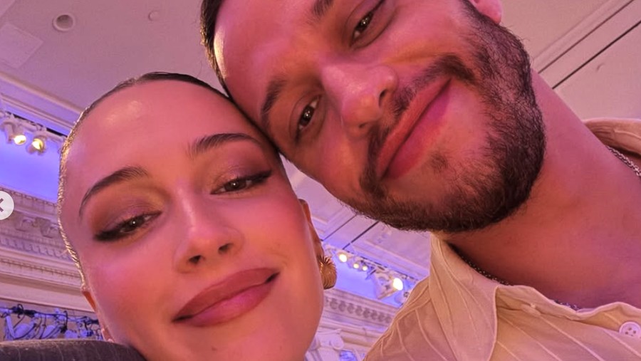 Pete Davidson dan model Elsie Hewitt