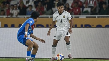 Kabar Sport CNN Terbaru : Rahmat Arjuna Bisa Kurangi Beban Jens Raven di Indonesia vs Vietnam?