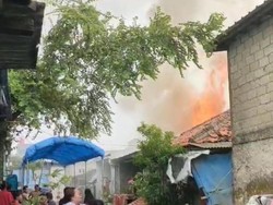 Rumah di Kalideres Jakbar Terbakar, 5 Unit Damkar Dikerahkan