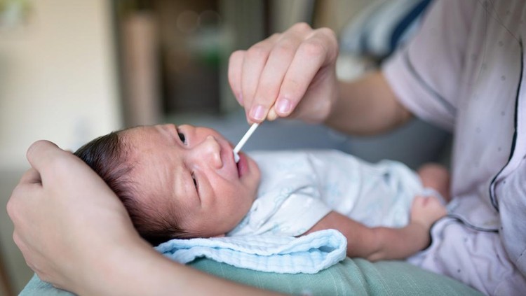Sariawan pada lidah bayi Sariawan pada lidah bayi