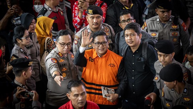 Sidang Vonis Sekjen PDIP Hasto Kristiyanto Digelar 25 Juli Majelis hakim Tipikor Jakarta akan membacakan putusan kasus suap Hasto Kristiyanto pada 25 Juli 2025. Hasto meminta dibebaskan dari dakwaan jaksa KPK.