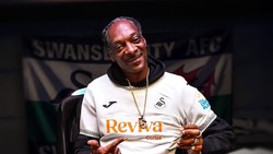Snoop Dogg Resmi Jadi Bos Klub Sepak Bola Inggris Swansea City