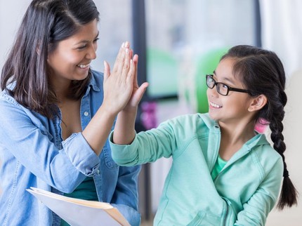 Sudah Terbukti, Ini Pola Asuh yang Bikin Anak Sukses dan Percaya Diri