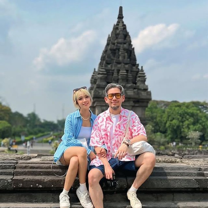 <p>Nama Intan Ayu mungkin tak asing bagi penggemar sinetron era 2000-an. Intan Ayu mencuri perhatian saat berperan sebagai Ocha dalam <em>Di Sini Ada Setan</em>, sinetron populer yang <em>booming</em> pada masanya. (Foto: Instagram @tanayudjanuismadi)</p>