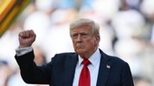 Tangan Trump Mendadak Memar-Kaki Bengkak, Apa Penyebabnya?