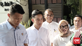 Tiba di Solo, Gibran Tunggu Kedatangan Prabowo di Kongres PSI