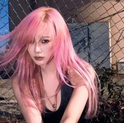 8 Idol K-Pop yang Tampil Ikonik dengan Rambut Pink, Ada Idola Kamu?