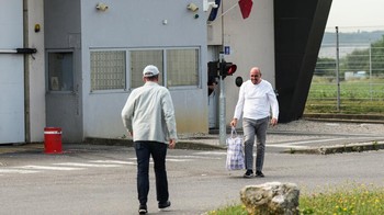 FOTO: Nyaris Dieksekusi Mati RI, Serge Atlaoui Bebas di Prancis