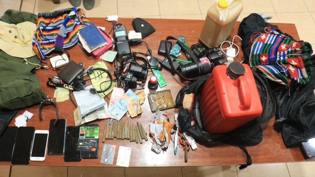 Satgas Operasi Damai Cartenz tangkap dua pelaku penyelundupan amunisi ilegal di wilayah Pelabuhan Jayapura, pada Kamis (17/7).