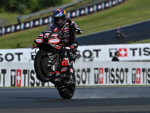 Martin Kembali, Aprilia Pede Libas Marquez