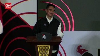 VIDEO: Momen Kader PSI Lupa Yel-yel Gajah, Diajari Lagi oleh Kaesang