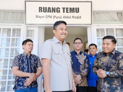 Kapal Tangkap Kapal Ikan Langar Zona, Walkot Sibolga Kunjungi Wagub Sumbar