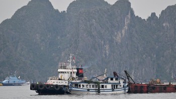 FOTO: Kapal Wisata Terbalik di Ha Long Bay Vietnam, 37 Orang Tewas