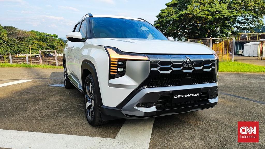 Wanita Berani Nyetir Mitsubishi Destinator? Begini Kata Rifat Sungkar