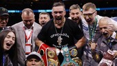 Usyk Menang TKO Atas Dubois, Jadi Juara Dunia Kelas Berat Sejati