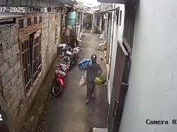 Pemulung Curi Tabung Gas 3 Kg Warung di Depok Terekam CCTV, Polisi Selidiki