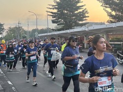Semangatnya Ribuan Peserta Samator EnviRUNment 2.0 Surabaya