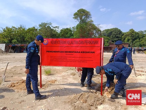 Aktivitas Tambang Pasir di Pulau Citlim Disegel KKP