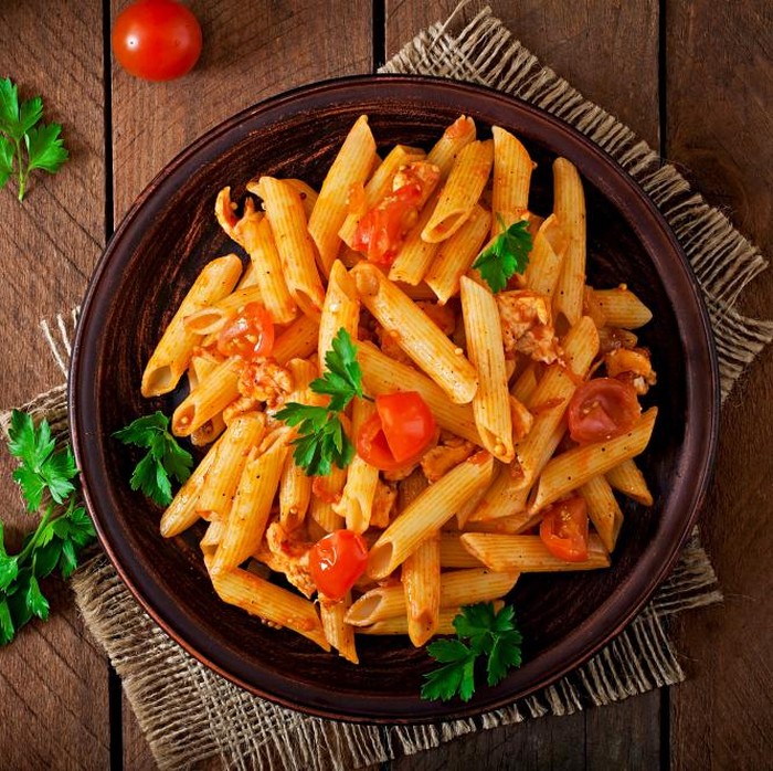 Hindari menyimpan pasta matang di dalam freezer, karena bisa mengubah rasa dan teksturnya saat dipanaskan kembali./foto: freepik/timolina