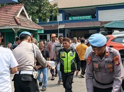 Sipropam Polres Priok Gelar Jumat Berkah, Bagikan 150 Nasi Kotak