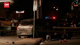 VIDEO: Penampakan Mobil Tabrak Kerumunan Orang di LA, 30 Luka