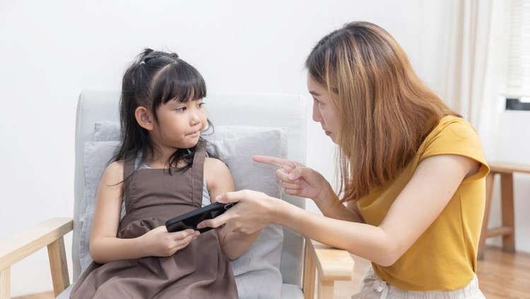 Cara Mengatasi Emosi Anak Meledak-Ledak Karena Terpapar Gadget Cara Mengatasi Emosi Anak Meledak-Ledak Karena Terpapar Gadget