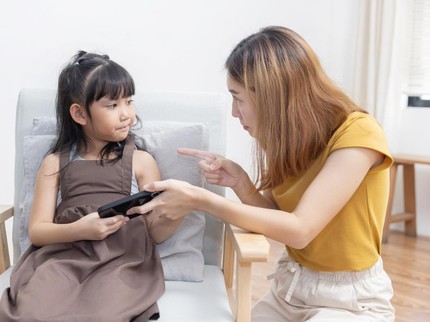 3 Cara Mengatasi Emosi Anak Meledak-Ledak Karena Terpapar Gadget Menurut Psikolog
