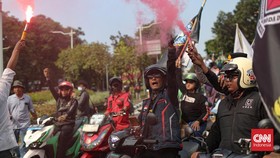 FOTO: Daftar Tuntutan Demo Ojol di Monas