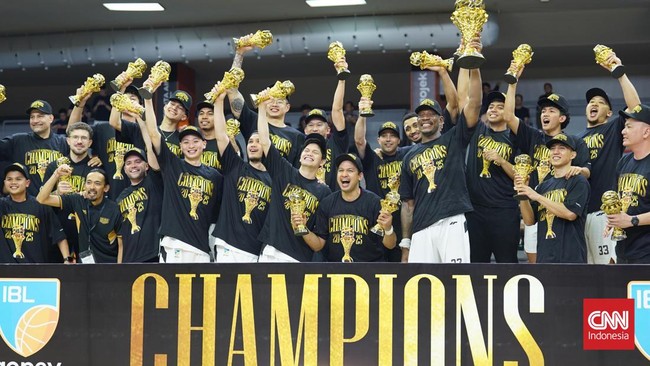 Dewa United Banten berhasil jadi juara Indonesian Basketball League (IBL) 2025. Berikut perjalanan Dewa United Banten menuju singgasana juara.