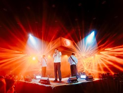 Konser Sang Derana for Revenge: Tangisan, Pelukan dan Musik yang Bikin Luluh
