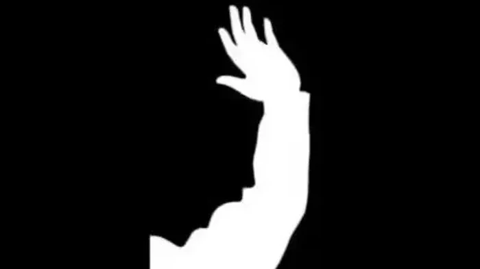 img-title Tes Kepribadian: Gambar Pria atau Tangan yang Kamu Lihat Pertama? Ini Artinya!