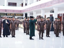 Kajati Sumut Harli Siregar Lantik Wakajati-8 Kajari, Ini Daftarnya