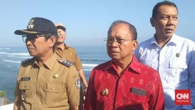 Koster Pimpin Pembongkaran di Pantai Bingin Bali, Pekerja Histeris