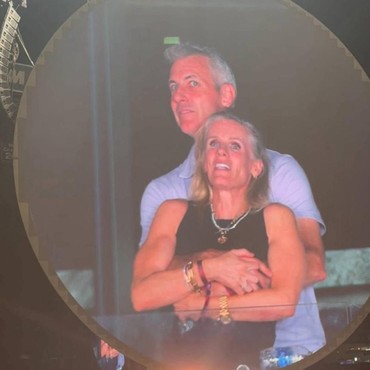 Perselingkuhan CEO Astronomer di Konser Coldplay Diramal The Simpsons