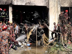 Korban Tewas Pesawat Jatuh di Bangladesh Jadi 20 Orang, Termasuk Pilot