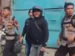 Puluhan Warga Ditangkap gegara Curi Besi Bekas Pabrik Diboyong ke Polda Sumut