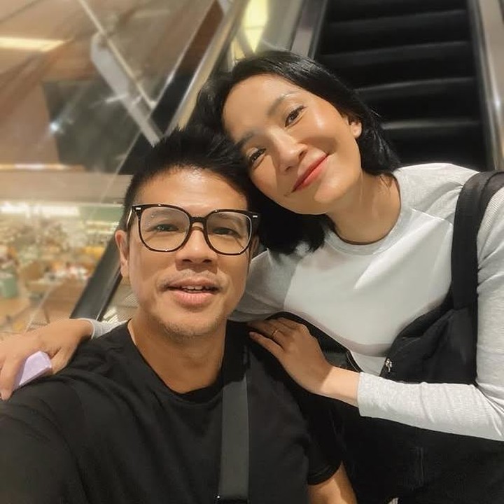 <p>Baim pun pernah menyebut, bahwa pernikahan mereka dipenuhi dengan rasa suka dan saling melengkapi. "Enggak ada dukanya, lebih banyak sukanya sih, karena memang saya sama Artika frekuensinya sama sejauh ini. Jadi kita kadang suka cari gara-gara supaya ada sesuatu konflik seru," ujar Baim, dikutip dari <em>detikcom</em>, beberapa waktu lalu. (Foto: Instagram @artikasaridevi)</p>